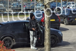 对阵莱斯特城时受伤，博主：曼联后卫海文左脚仍然穿着保护靴