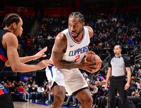 火狐电竞平台-32岁小卡进化！抛投新杀招无解 快艇冲冠更有底气