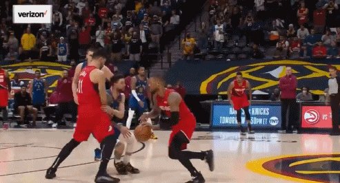 火狐电竞平台-【人物】35年之后，上帝选择披上波特兰0号球衣